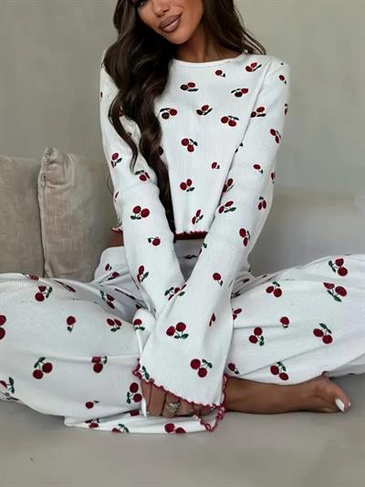 Kadın Uzun Kollu Bisiklet Yaka Desenli Burgu Bluz Ve Pijama Ikili Takım