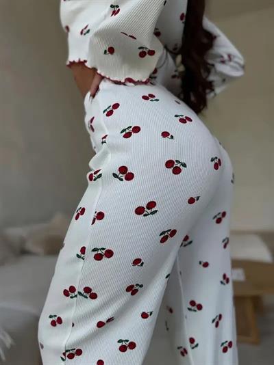 Kadın Uzun Kollu Bisiklet Yaka Desenli Burgu Bluz Ve Pijama Ikili Takım