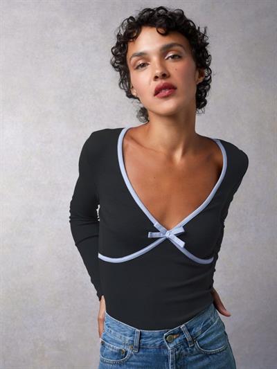 Kadın Uzun Kollu Kurdele Detay Bluz