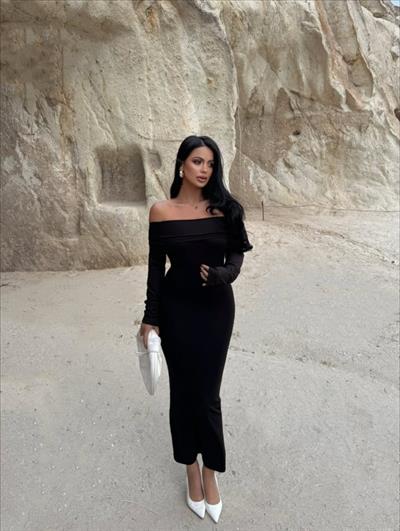 Kadın Uzun Kollu Madonna Yaka Midi Boy Elbise