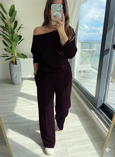 Kadın Uzun Kollu Tek Omuzdan Açık Modal Bluz Ve Pantolon Ikili Mürdüm Takım