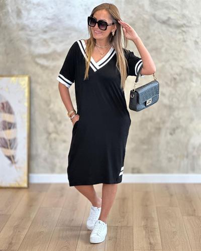 Kadın V Yaka Ribana Detaylı Cepli Dizüstü Viskon Elbise