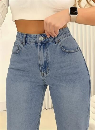 Kadın Yüksek Bel Cepli Paçaya Doğru Geniş Kot Pantolon