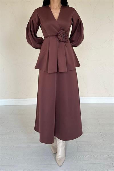 Kahverengi Gül Detaylı Takım