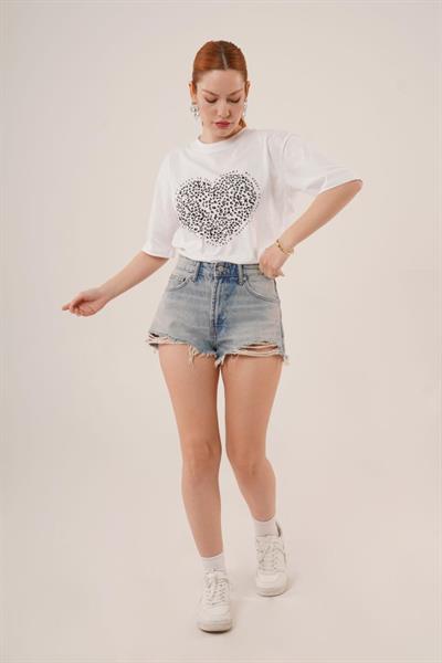 Kalp Baskılı Crop Beyaz Tişört