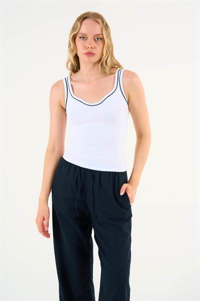 Kalp Yaka Atlet - Beyaz-Siyah