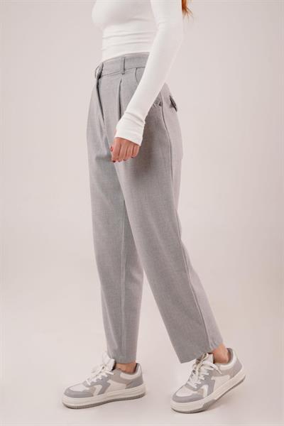 Kapama Cep Detaylı Gri Pantolon