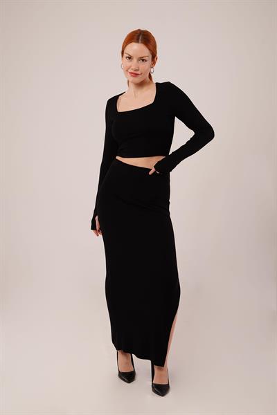 Kare Yaka Bluz Ve Yırtmaç Detaylı Etek İkili Siyah Takım