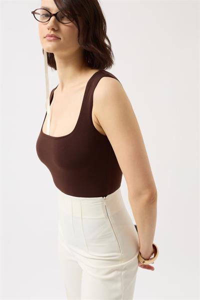 Kare Yaka Kalın Askılı Bodysuit