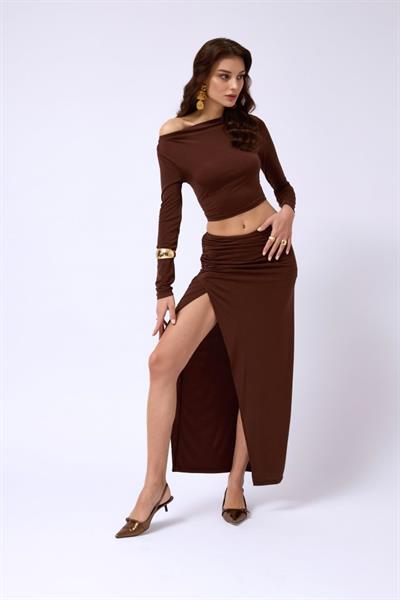 Kayık Yaka Uzun Kol Bluz