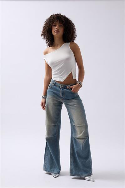 Kayık Yaka Yırtmaç Detay Bluz