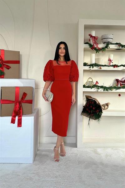 Kırmızı İncili Tül Detay Elbise