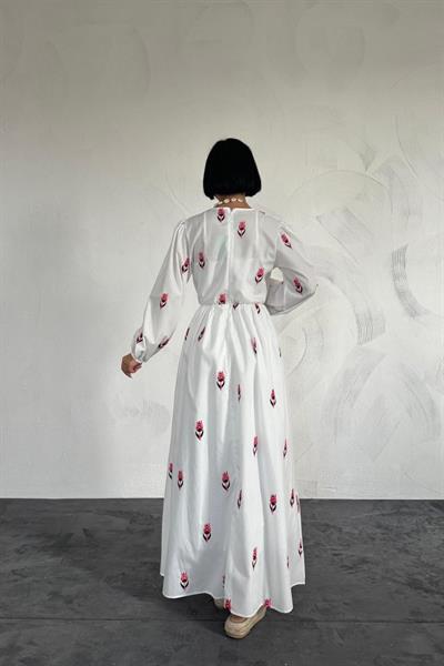 Kırmızı Lale Desenli Brode Elbise