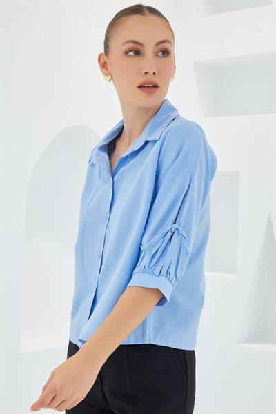 Kol Detaylı Mavi Crop Gömlek 20246
