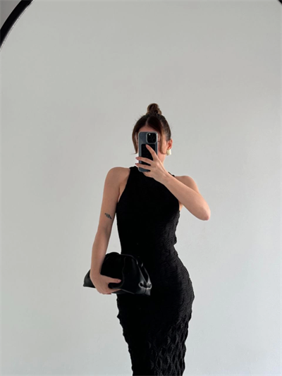 Kolsuz Uzun Elbise - Siyah