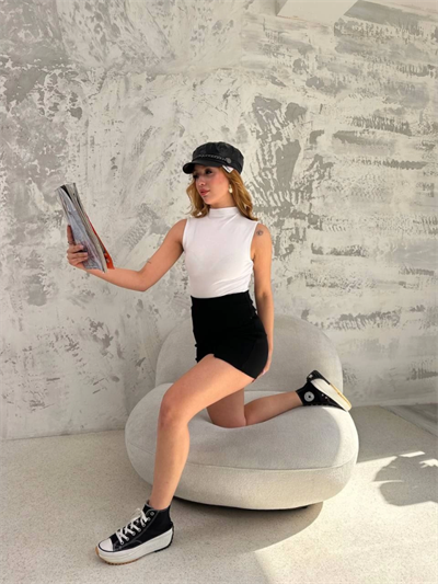 Kolsuz Yarım Bağazlı Badi Bluz - Beyaz