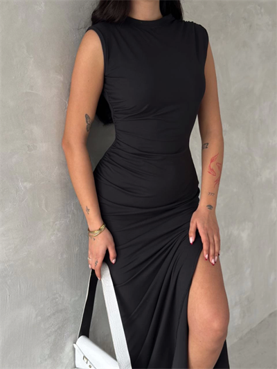 Kolsuz Yırtmaçlı Uzun Maxı Boy Elbise - Siyah