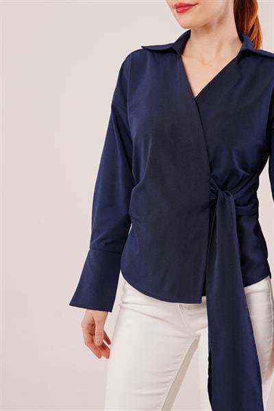 Kruvaze Yaka Yandan Bağlama Detaylı Lacivert Gömlek