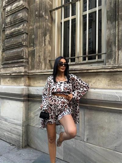 LEOPAR GÖMLEK-BLUZ-ŞORT TAKIM SATEN - Leopar