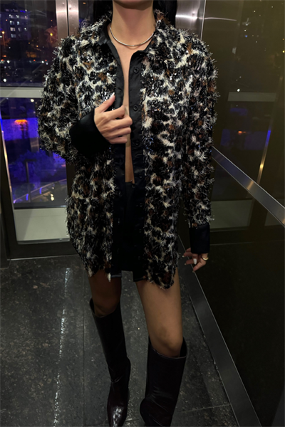 LEOPAR SAÇAKLI PAYETLİ GÖMLEK MANŞET SATEN DETAYLI - Siyah