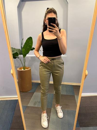 Lasti̇kli̇ Kordonlu Şardon Deri̇ Pantolon