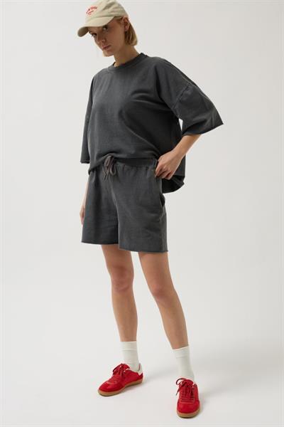 Lazer Kesim Bağcık Detay Şort