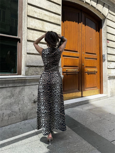Leopar DesenliFermuarlı Cepli Pileli Midi Elbise - Leopar