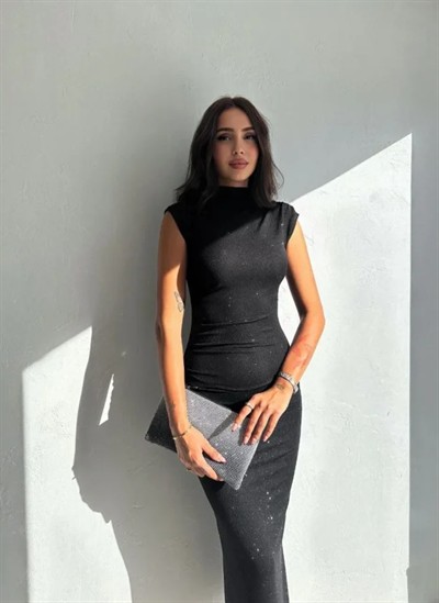 Likralı Simli Kumaş Yandan Yırtmaçlı Uzun Elbise Şık Kolsuz Abiye - Siyah