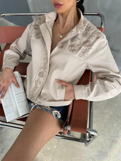 NAKIŞLI CROP CEKET BİYE DETAYLI - Taş