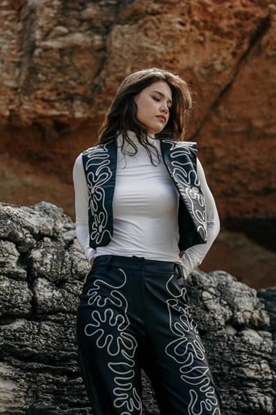 Nakışlı Deri Takım - Siyah