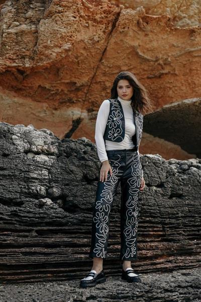 Nakışlı Deri Takım - Siyah