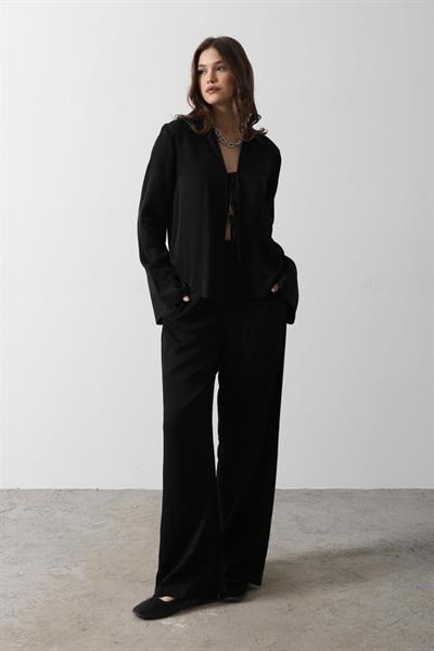 Önden Biyeli Bluz Ve Pantolon Takım - Siyah