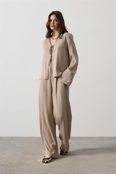 Önden Biyeli Bluz Ve Pantolon Takım - Vizon