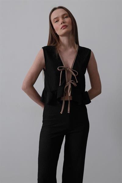 Önü Bağlamalı Volanlı Örme Takım - Siyah