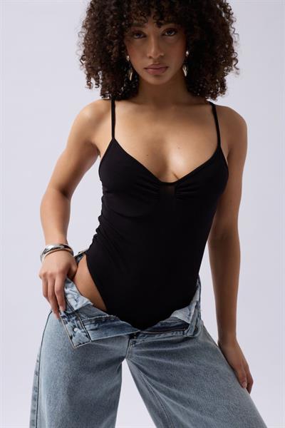 Önü Büzgülü Askılı Bodysuit