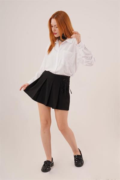 Önü Piliseli Yandan Bağlama Detaylı Siyah Mini Şort Etek