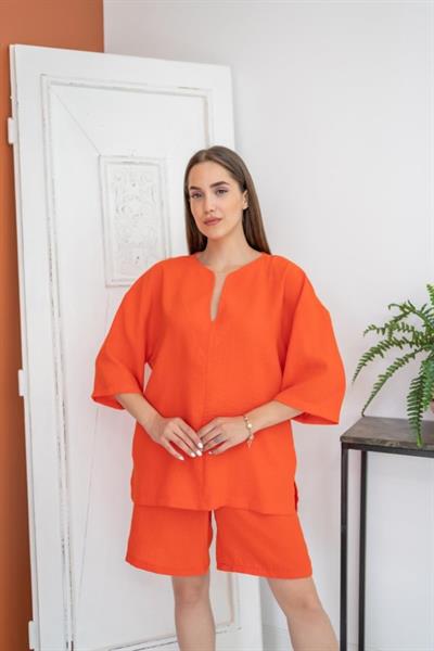 Oranj Şort Ve Üst Takım