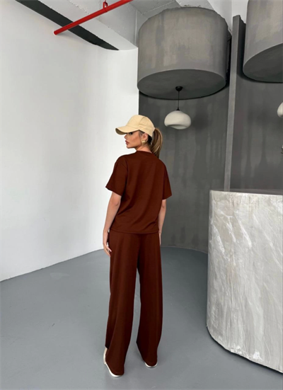 Osy Modal Yumuşak Dokulu Kumaş Kısa Kollu Bluz Rahat Pantalon Ikili Takım- Kahverengi
