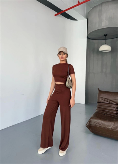 Osy Modal Yumuşak Dokulu Kumaş Kısa Kollu Crop Rahat Pantalon Ikili Takım - Kahverengi