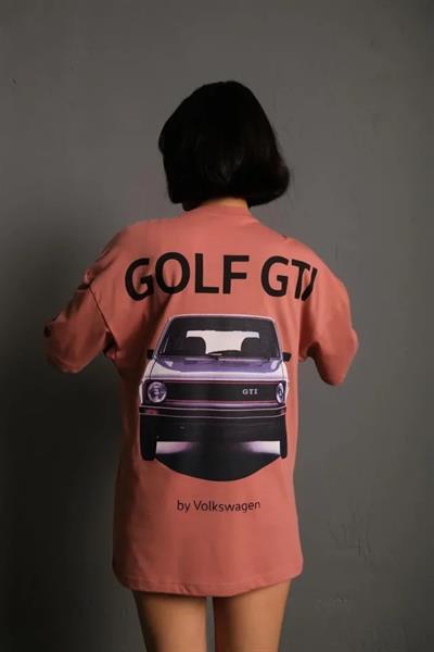 Oversize Baskılı Tişört – Golf GTI Retro Araba Desenli, Ön - Arka Dijital Baskı, Sokak Modası Stil- Gül Kurusu