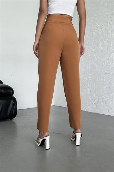 Paça Düğmeli̇ Pantolon