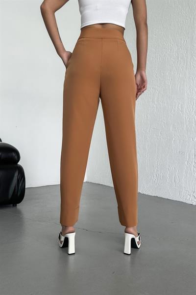 Paça Düğmeli̇ Pantolon