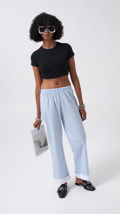 Paça Şerit Detay Çizgili Pantolon