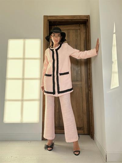 Pembe Siyah Şeritli Yakasız Ceket Ve Pantolon Takım