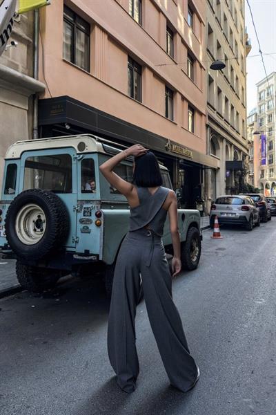 Poly Viscon Sirti Çapraz Geçi̇şli̇ Cepken Pantolon Takim