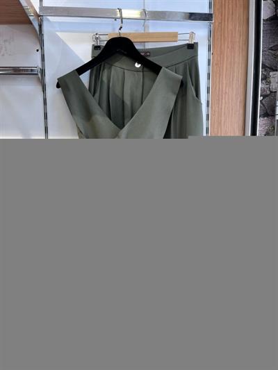 Poly Viscon Sirti Çapraz Geçi̇şli̇ Cepken Pantolon Takim