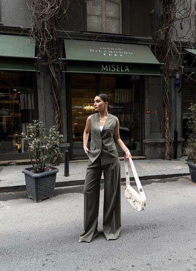 Poly Viscose Arkasi Düğme Ve Kemer Detayli Yelek Pantolon Takim