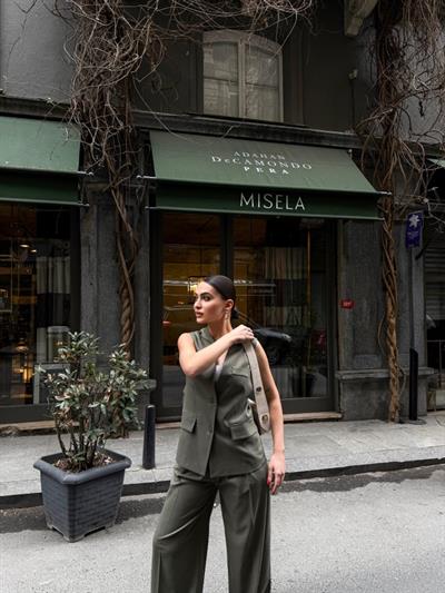 Poly Viscose Arkasi Düğme Ve Kemer Detayli Yelek Pantolon Takim
