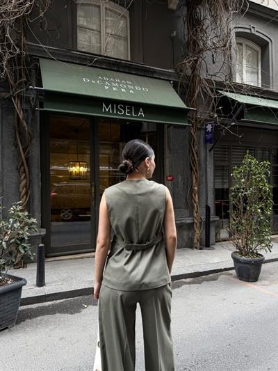 Poly Viscose Arkasi Düğme Ve Kemer Detayli Yelek Pantolon Takim