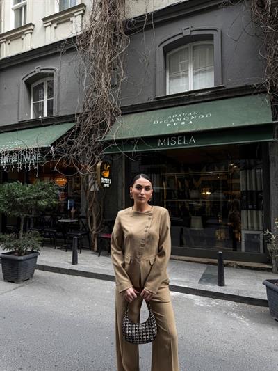 Poly Viscose Full Lycra Asi̇metri̇k Düğmeli̇ Vatkali Ceket Pantolon Takim